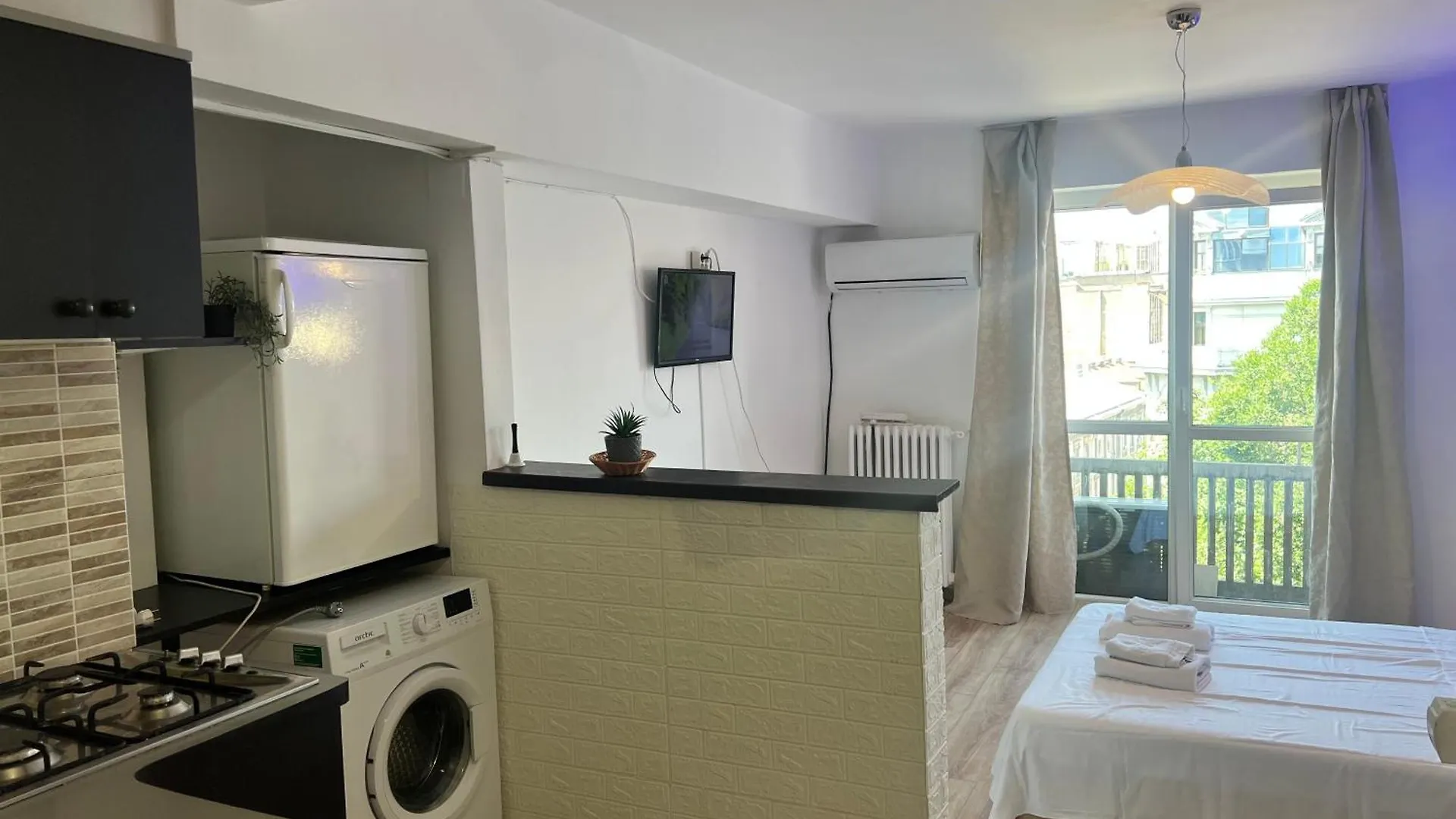 Bucharest Ultracentral Studio Apartment